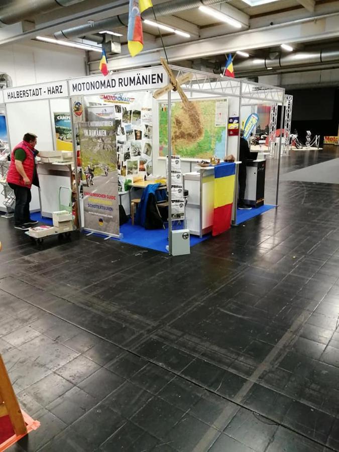 Pension, Camping & Biker Station Zur Deutschen Eiche Ciocanesti Exterior photo