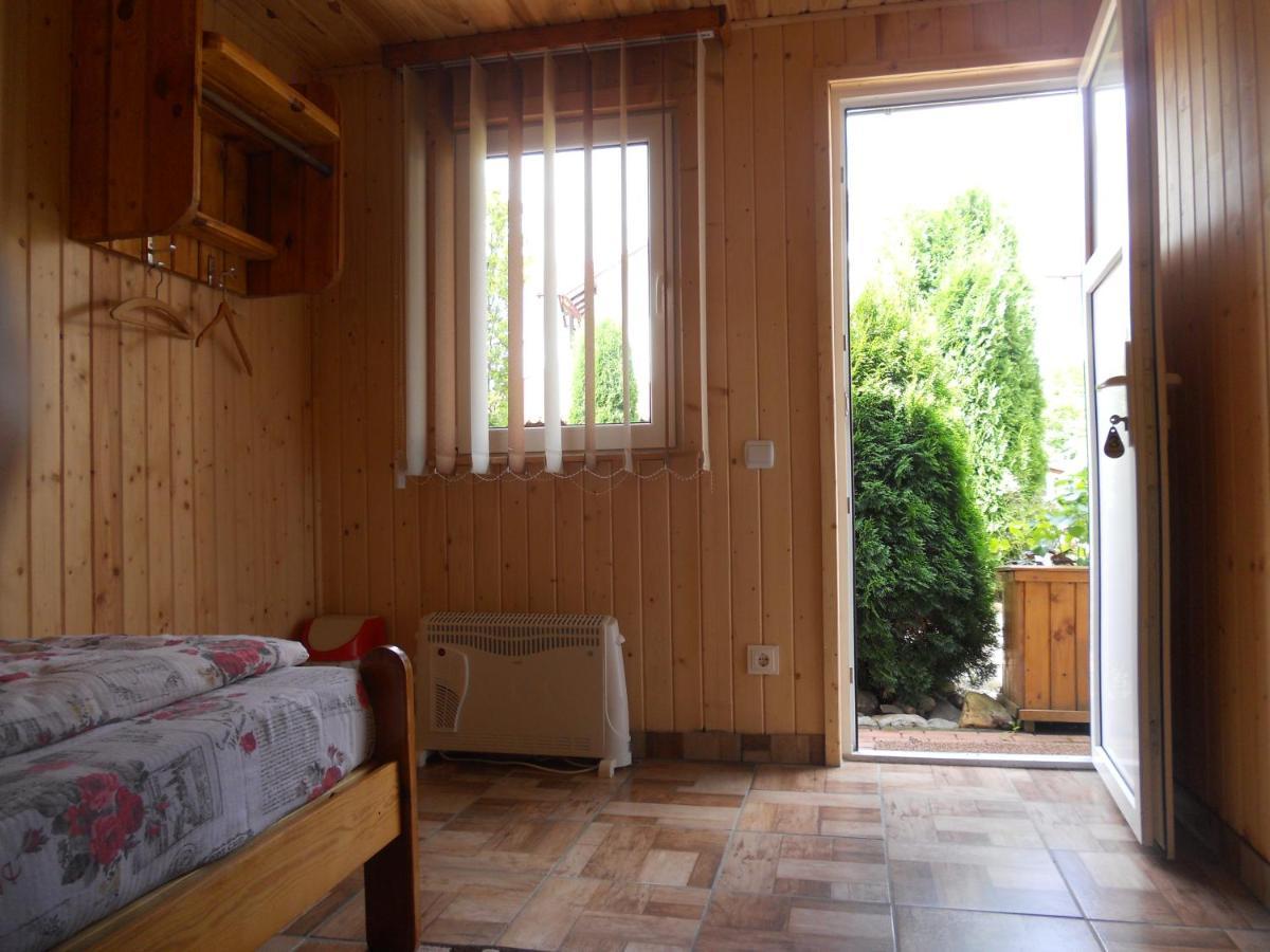 Pension, Camping & Biker Station Zur Deutschen Eiche Ciocanesti Exterior photo